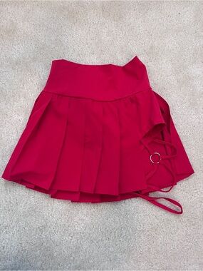 HALARA Hot Pink Pleated Mini Skirt with Side Ring Detail
